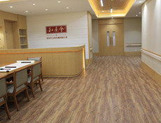 鎖扣木紋PVC地板比大理石地板和木質(zhì)地板更適合用在家裝？